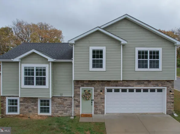 153 Dimension Ct, Inwood, WV 25428