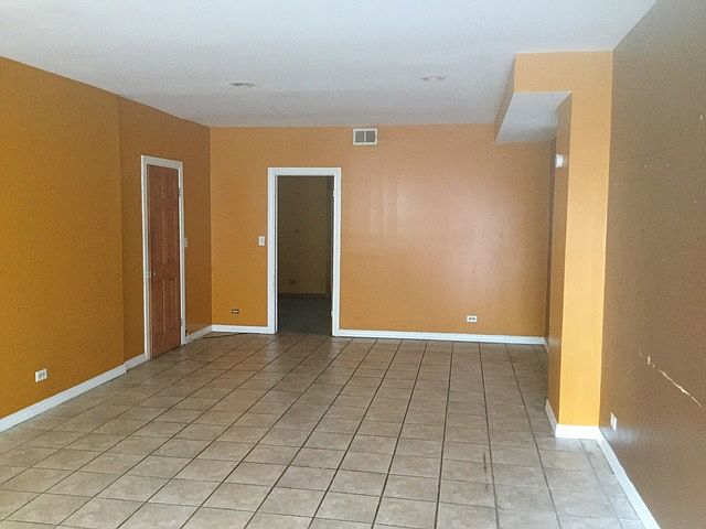 2nd image of 4828 S Damen Ave