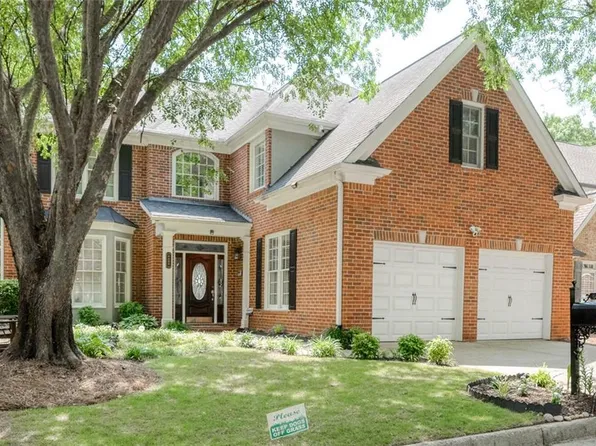 6390 Glen Oaks Ln, Sandy Springs, GA 30328