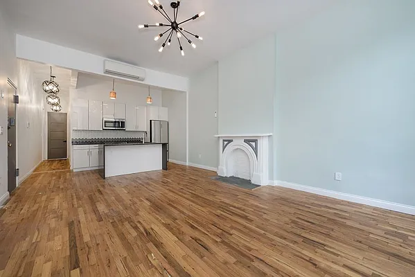 Rented by Bold New York | media 16