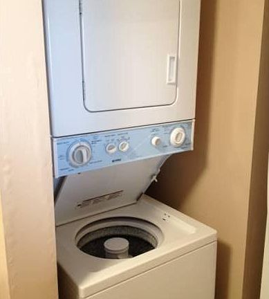 Washer & dryer in the uni