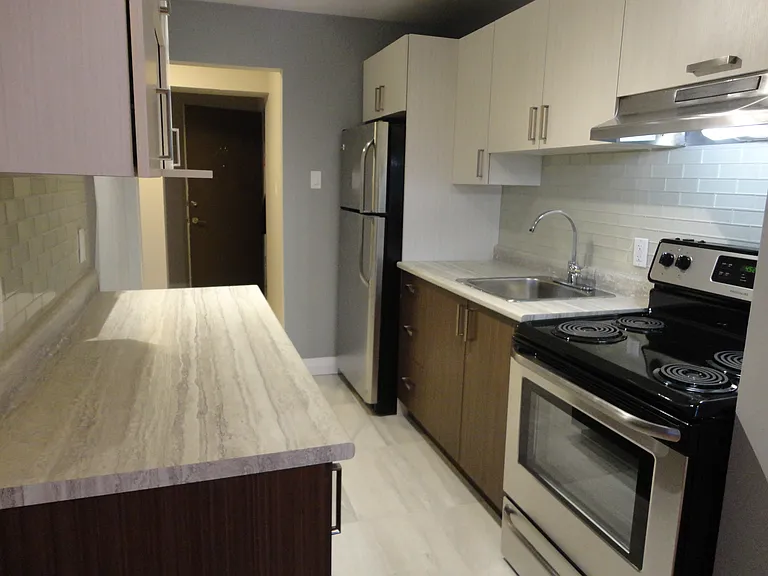 1404 Rosenthal Ave #5 — Photo 2
