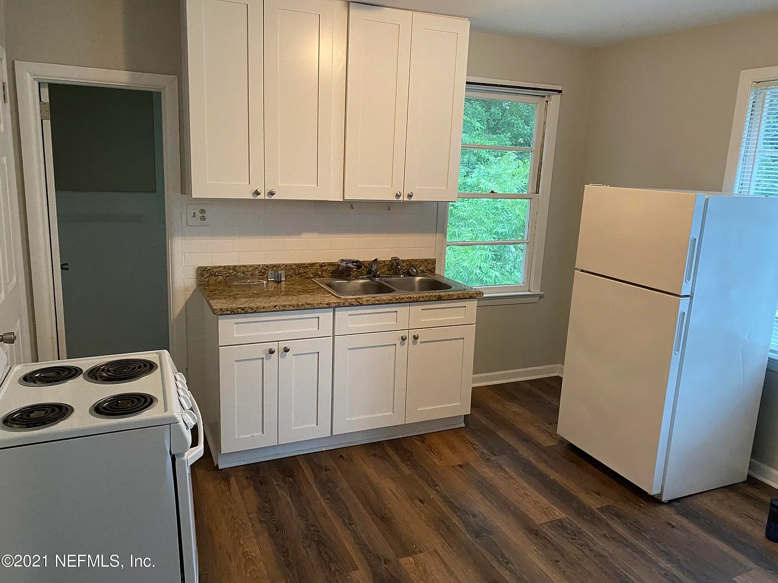 Studio, 1.0 bath, 680 sqft, $900 — Photo 2