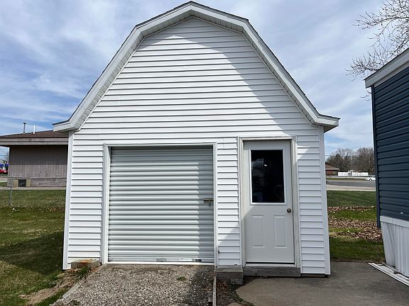 2nd image of 1215 Castle Dr Unit 38
