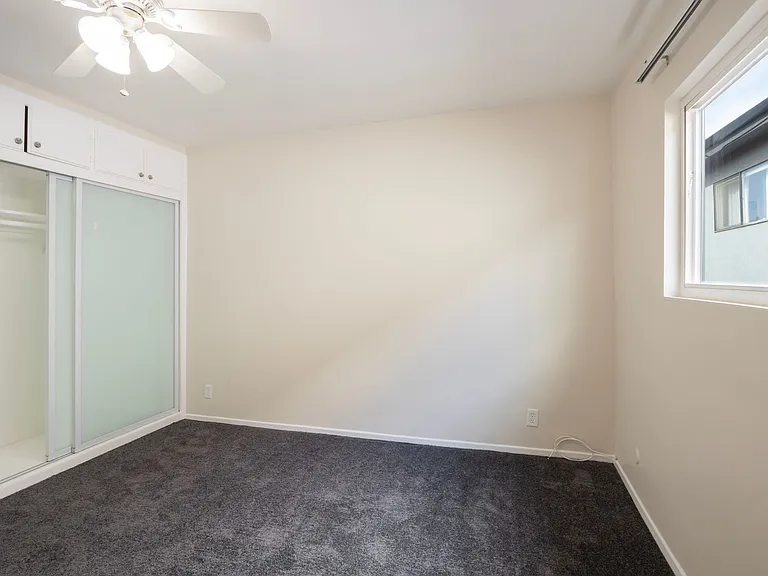 648 N Hayworth Ave — Photo 15