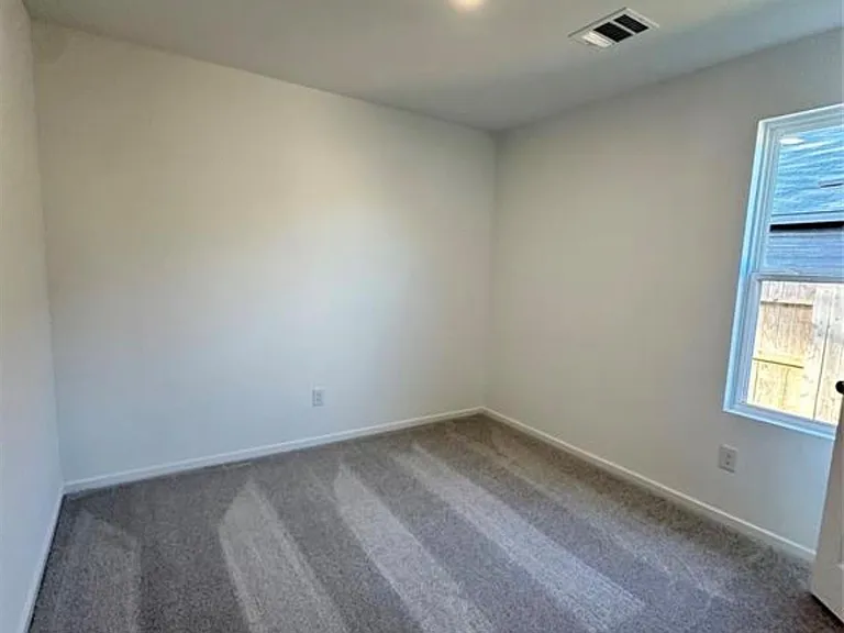 448 Shoreview Dr — Photo 6
