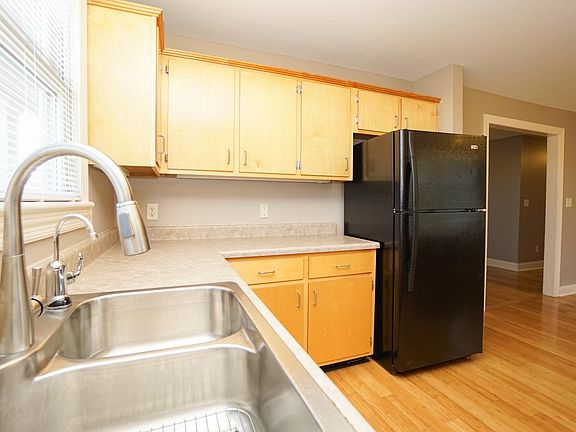 Kitchen 2/4