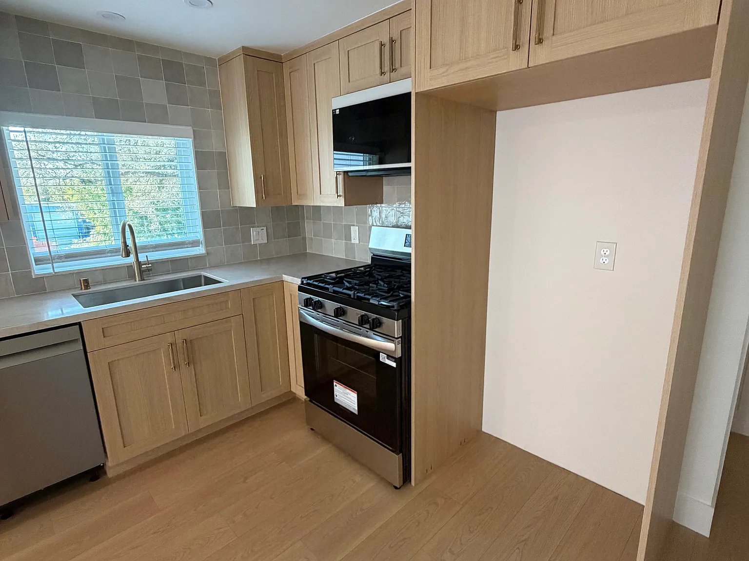 5120 San Francisco St — Photo 4