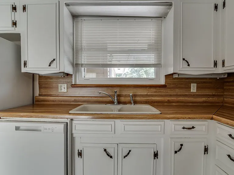 1805 Melody Dr — Photo 16