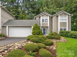 22 Cedarcliff Cir, Asheville, NC 28803