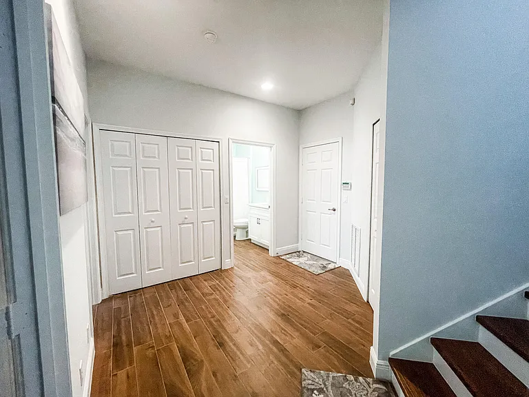 8402 Mulligan Cir — Photo 16
