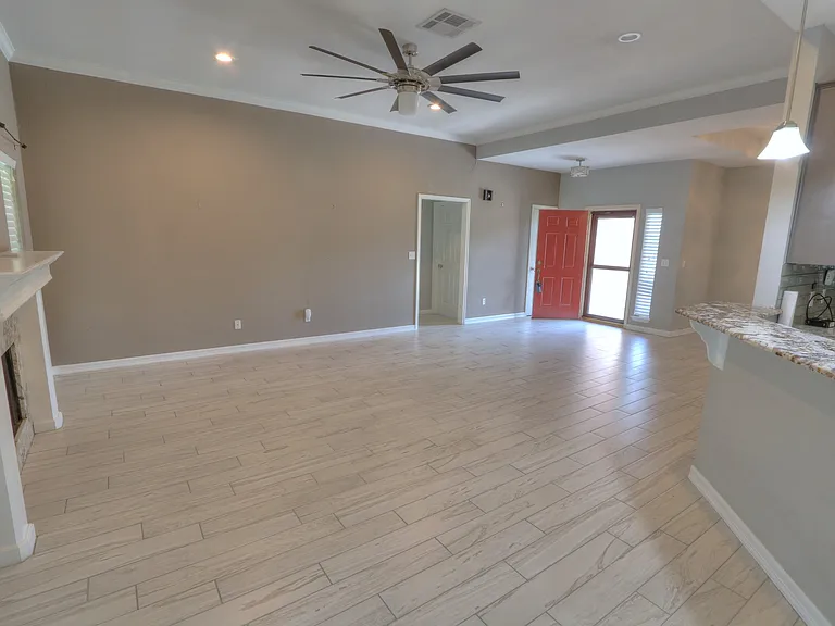 7714 Odessa Dr — Photo 22