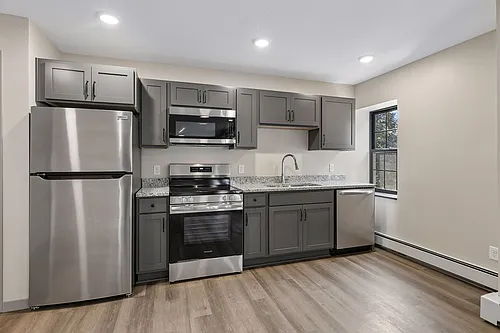 321 6th St E #9 Photo 1