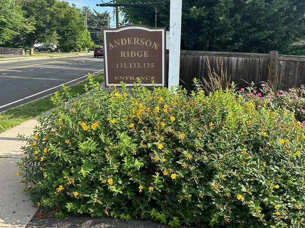 135 Courtland Avenue APT 11, Stamford, CT 06902