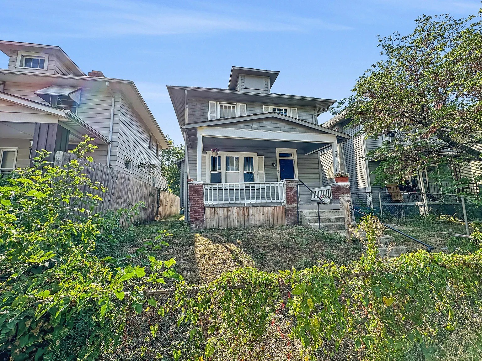229 S Richardson Ave photo 1