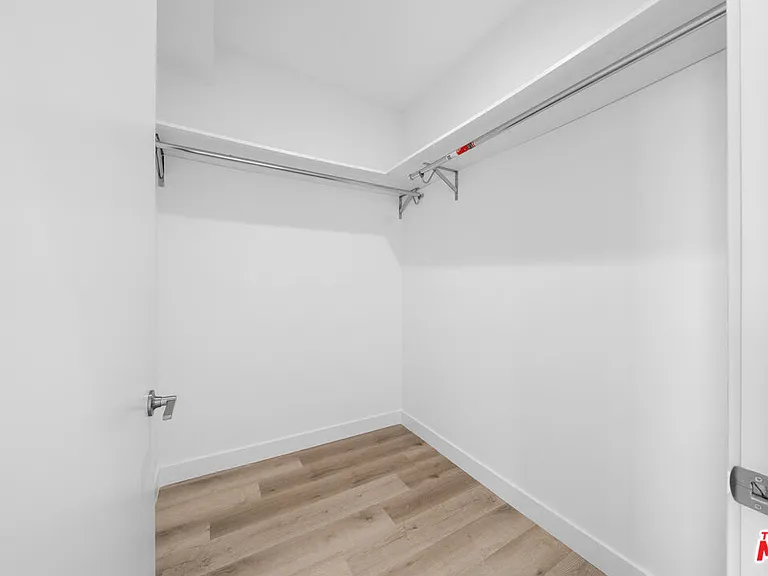 5612 Lexington Ave #204 — Photo 8