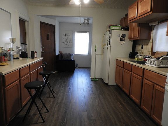 5th image of 2731 N Western Ave