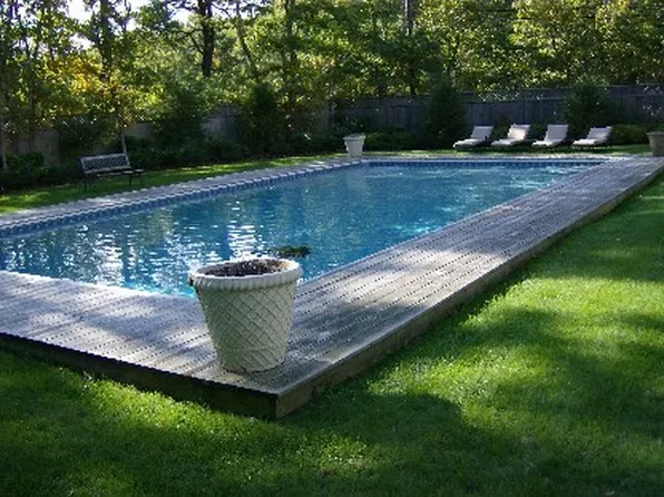 https://photos.zillowstatic.com/fp/9dc95661bfa82740323eba7317e08469-p_e.webp