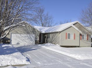 481 Manor Ridge Dr NW, Rochester, MN 55901