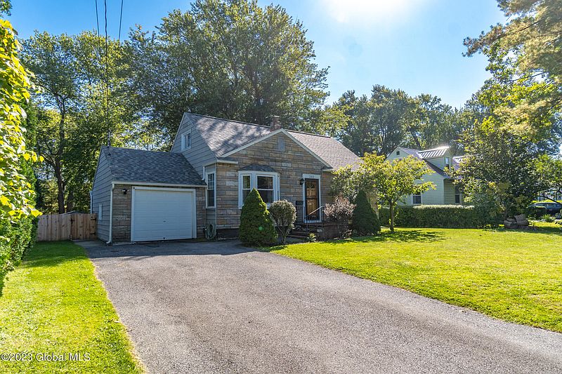 5th image of 202 SUNNYSIDE Road