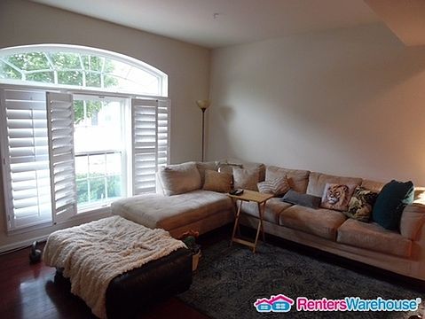 2nd image of 1303 Cheswick Ln