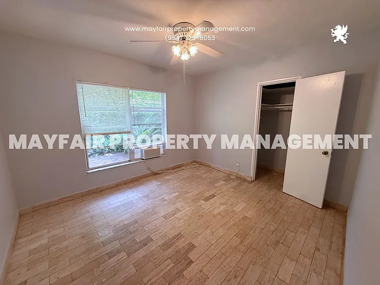 643 NE 17th Ter — Photo 10