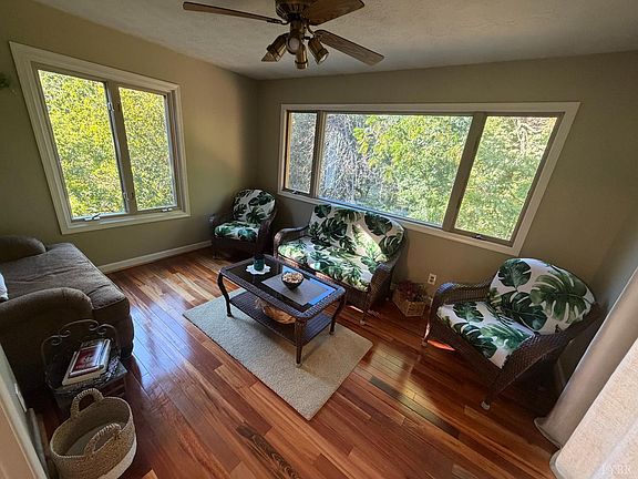 5th image of 115 Lafayette Pl