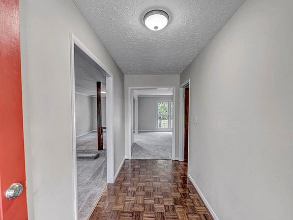 4th image of 904 Chapel Ridge Dr