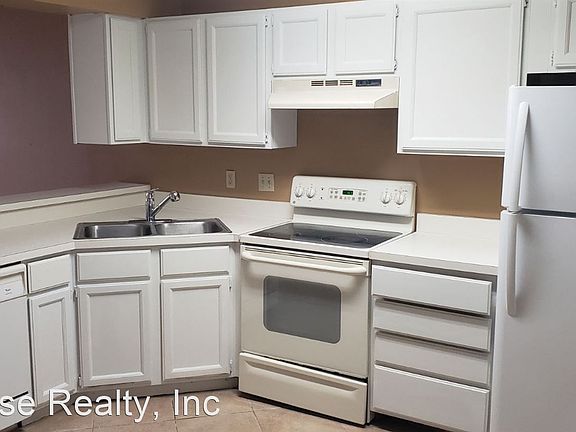 4th image of 116 Reserve 112 Cir