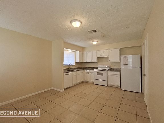 2nd image of 3314 Knotty Oaks Trl