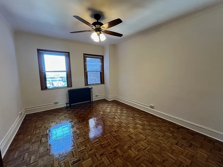 2738 N Pine Grove Ave — Photo 34