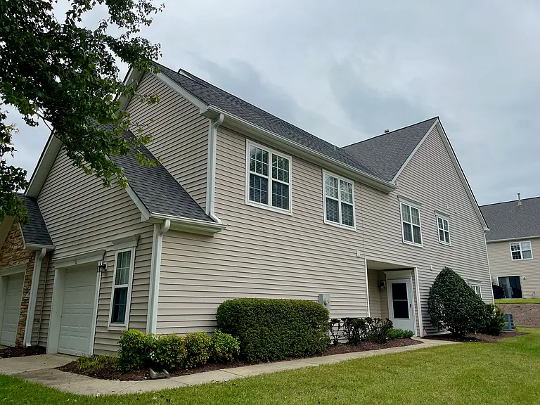 112 Student Pl — Photo 2
