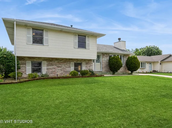 1700 Cumberland Dr, Plainfield, IL 60586