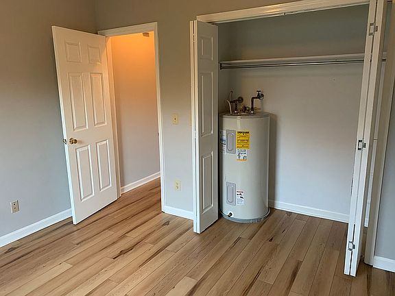 4th image of 13616 Clay Ct SE