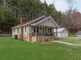 795 Crabtree Mountain Rd, Canton, NC 28716