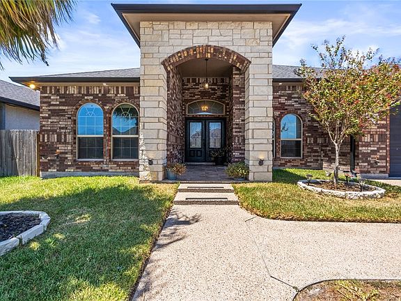 3rd image of 2429 Badlands Dr