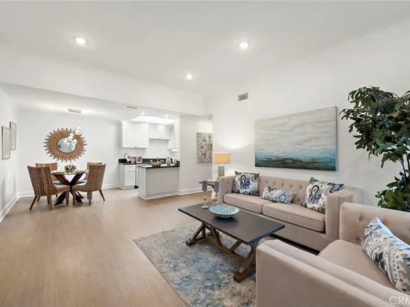 964 Calle Aragon Unit D, Laguna Woods, CA 92637