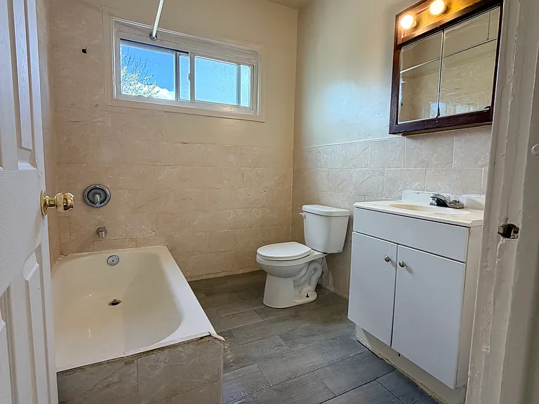 83 Edna Pl #2 — Photo 8