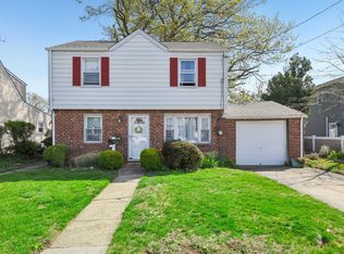 314 Latham Rd, Mineola, NY 11501