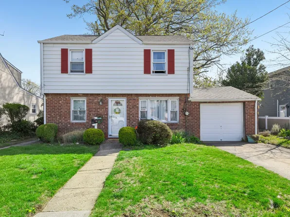 314 Latham Road, Mineola, NY 11501