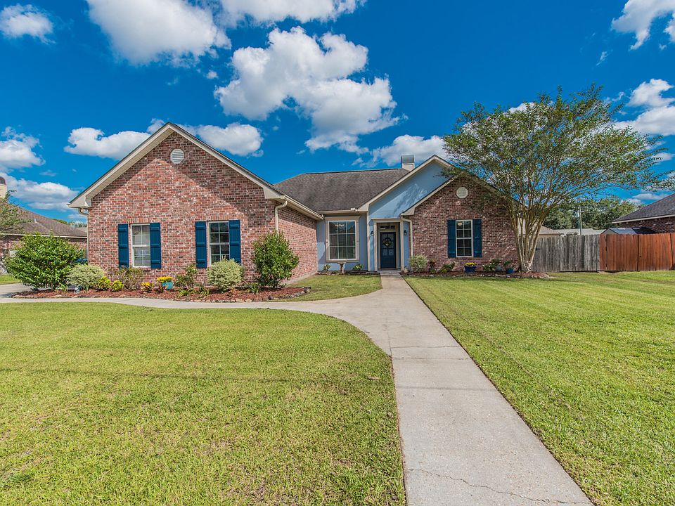 1st image of 304 Deer Valley Ln