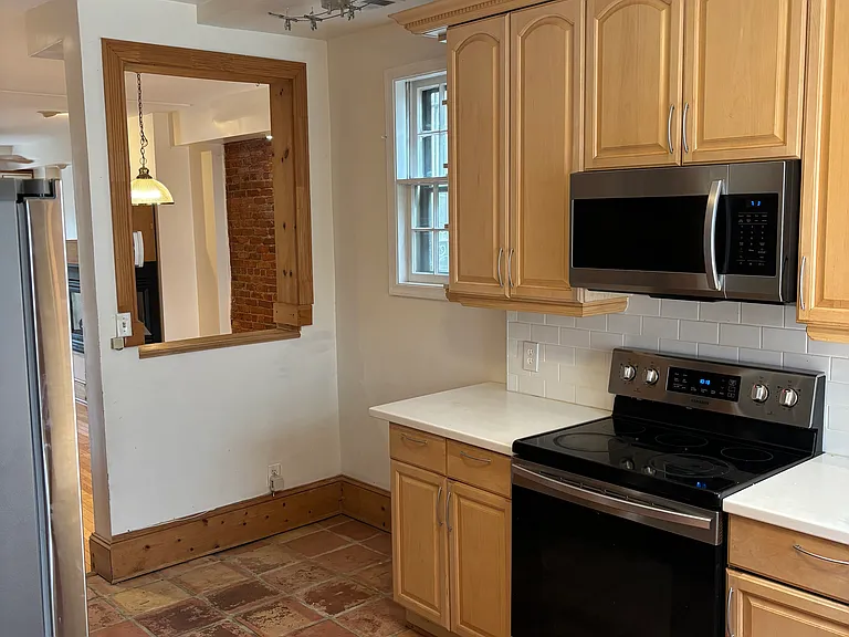 1022 G St NE — Photo 9