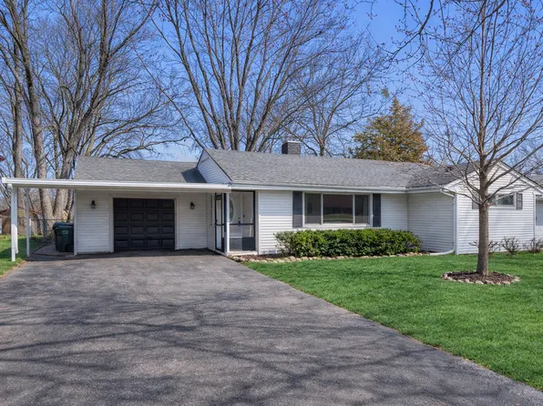 933 N Midlothian Rd, Mundelein, IL 60060