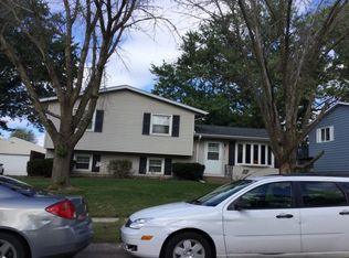 3037 56th St, Moline, IL 61265