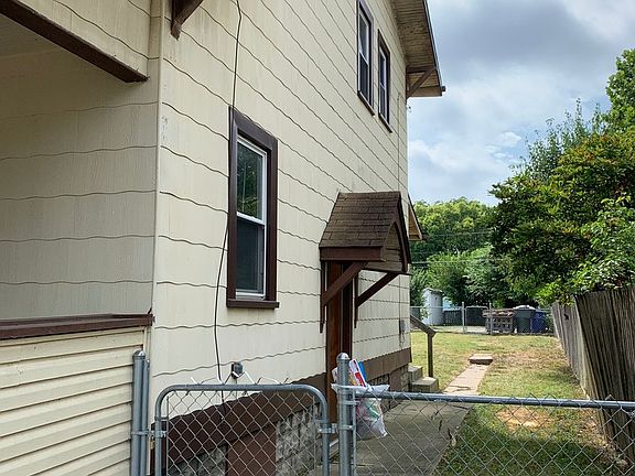 4th image of 145 Columbian Ave