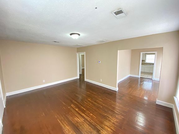 2nd image of 3240 Choctaw Ave