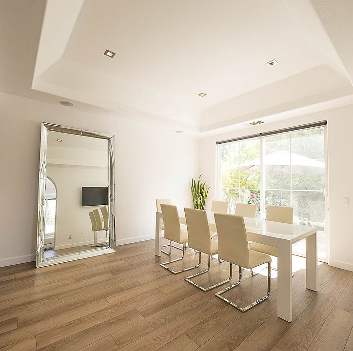 Kitchen & Dinning area