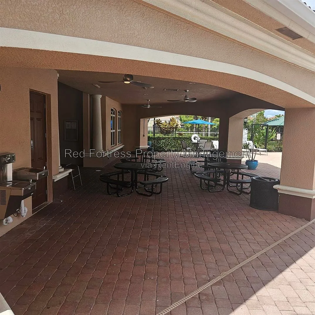 3 bed, 2.5 bath, 1707 sqft, $2,149 — Photo 4