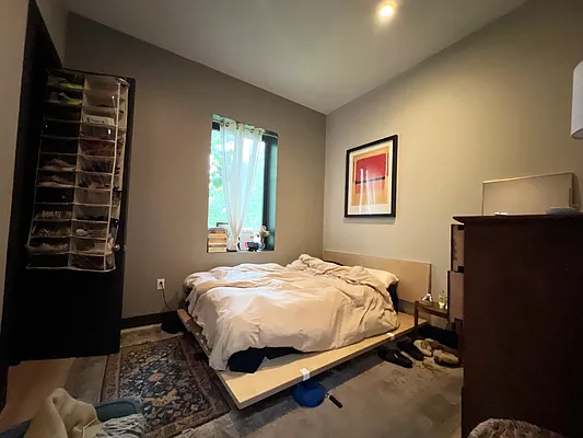 Rented by Pear NYC LLC | media 21