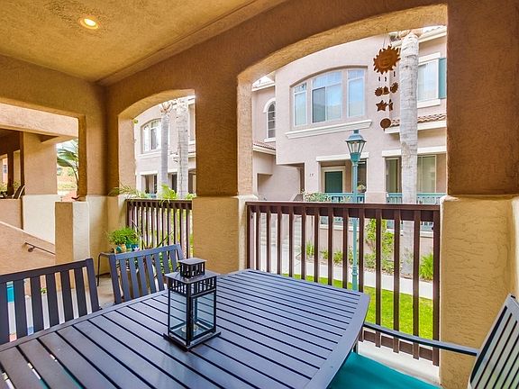 3rd image of 950 Camino De La Reina Unit 10